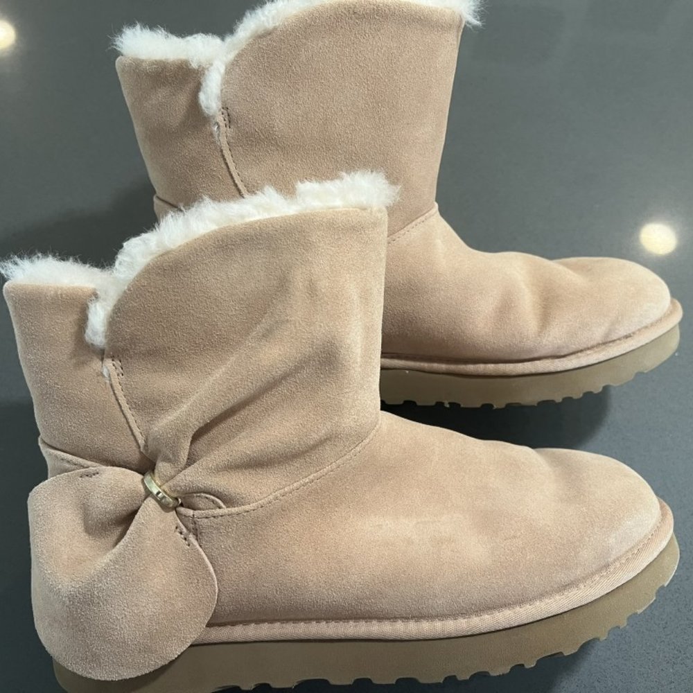 Ladies Classic Mini Twist Boot for Women - Size 11